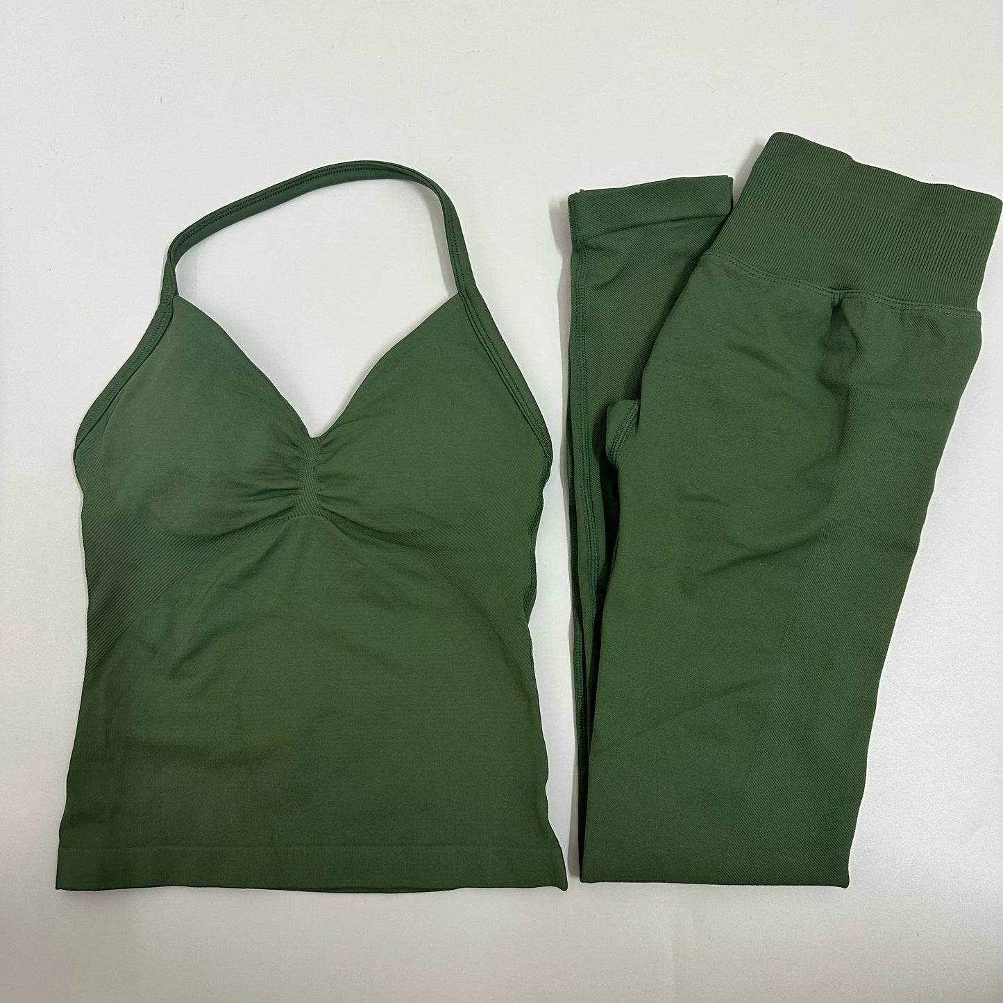 2-Piece Seamless Yoga Set – Backless Tank Top & High-Waist Scrunch Leggings