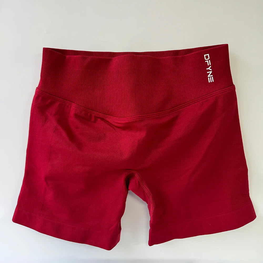 4.5" Seamless Scrunch Bum Yoga Shorts – Low Waist Workout Essential