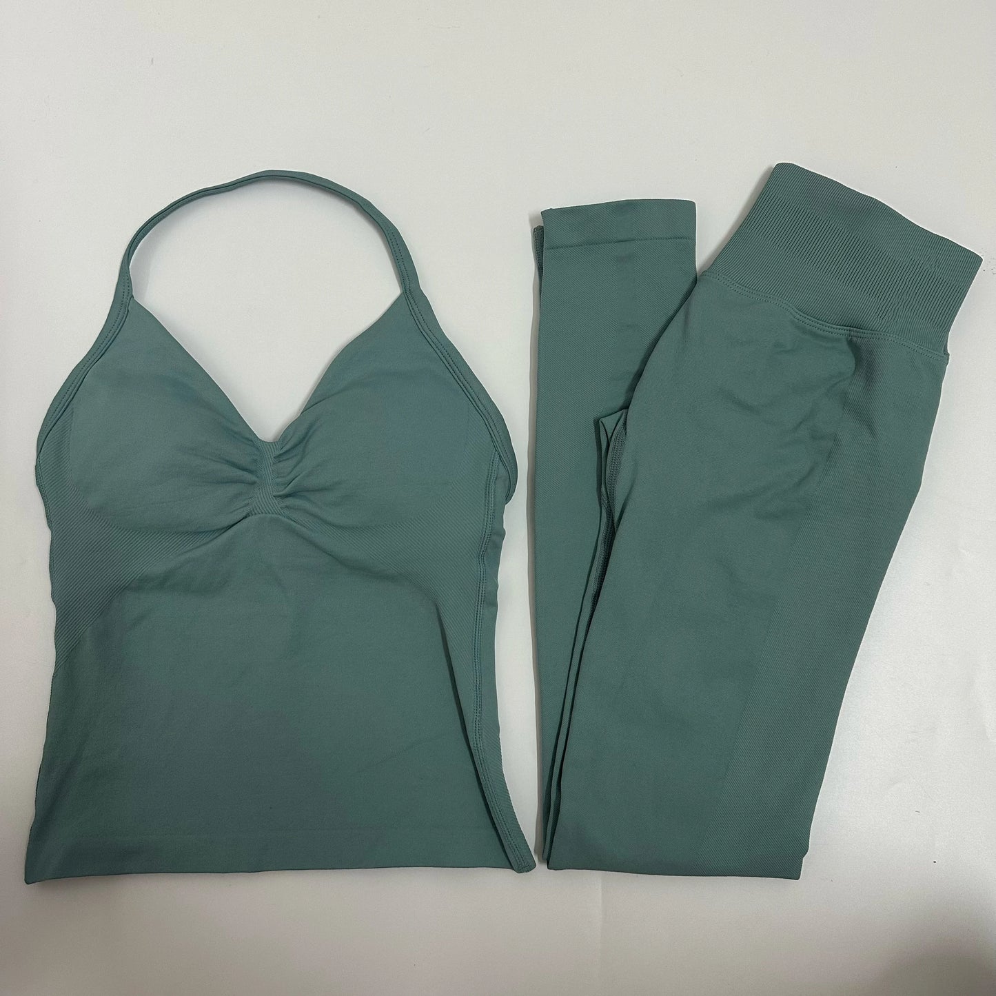 2-Piece Seamless Yoga Set – Backless Tank Top & High-Waist Scrunch Leggings