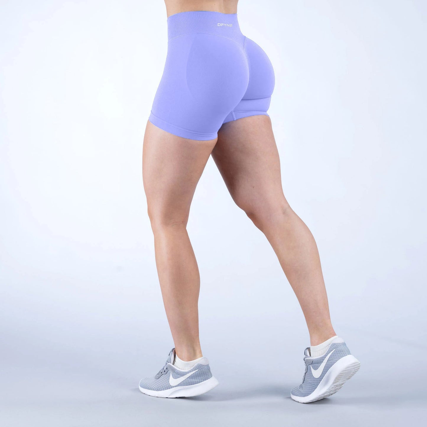 4.5" Seamless Scrunch Bum Yoga Shorts – Low Waist Workout Essential
