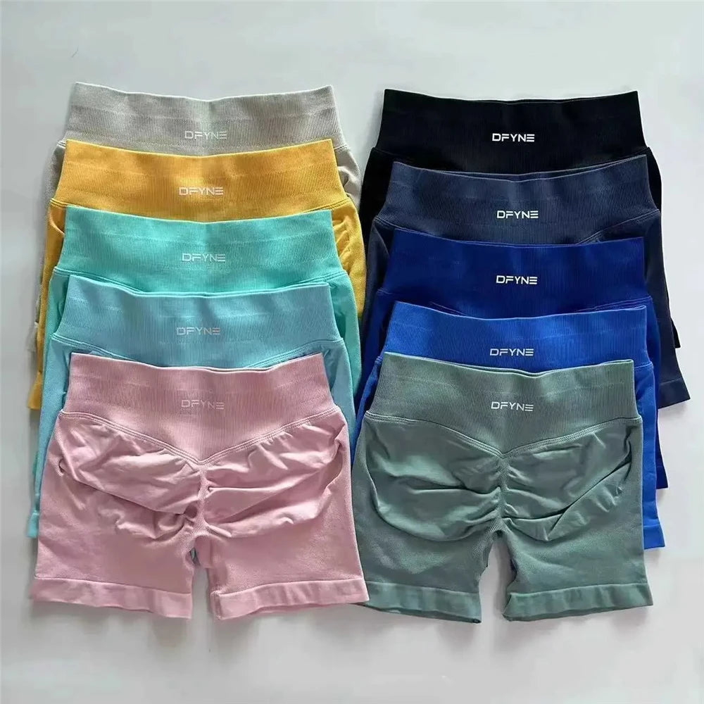 4.5" Seamless Scrunch Bum Yoga Shorts – Low Waist Workout Essential