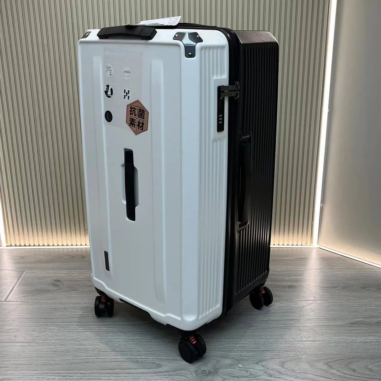 Large Size Suitcase with Five Wheels & Brake
