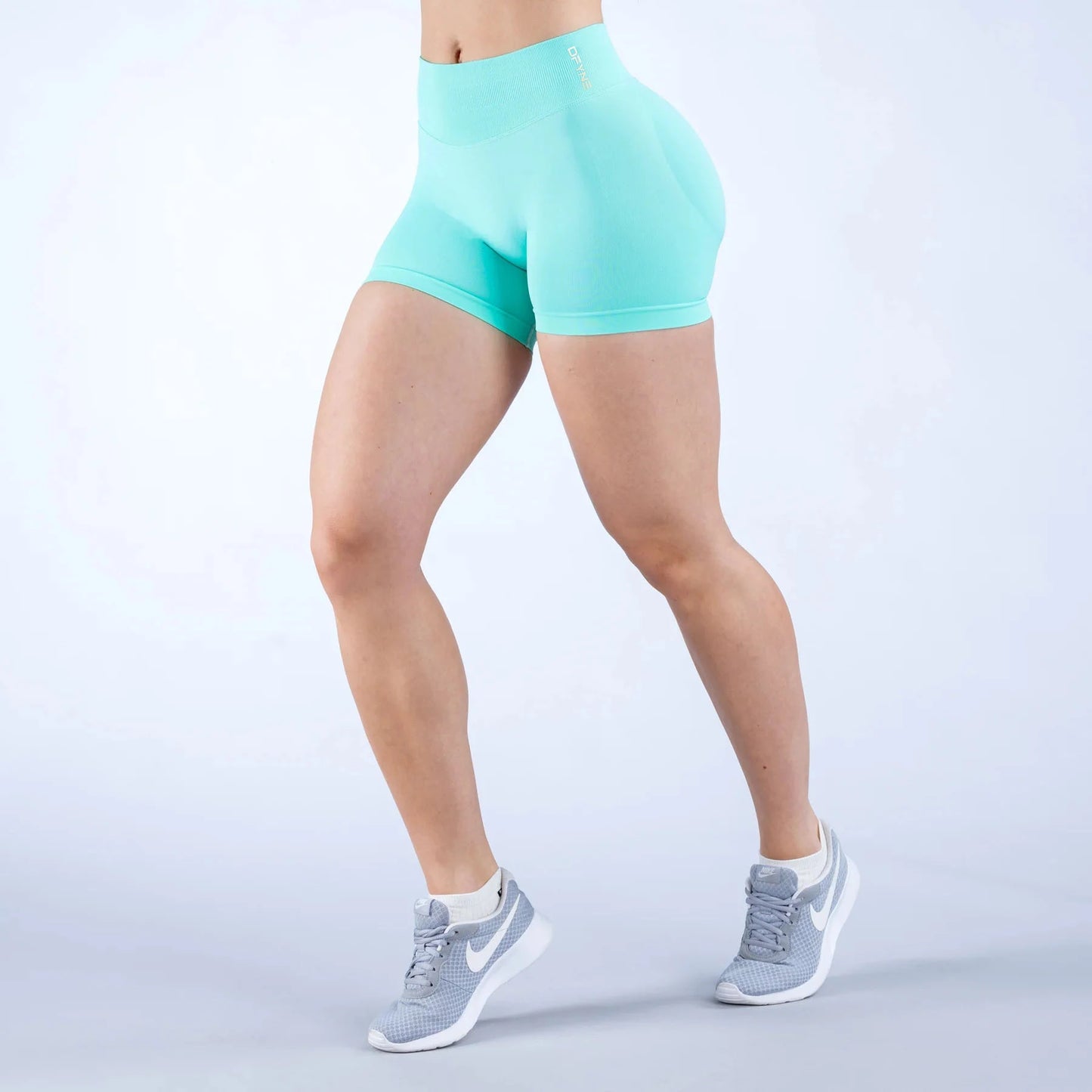 4.5" Seamless Scrunch Bum Yoga Shorts – Low Waist Workout Essential