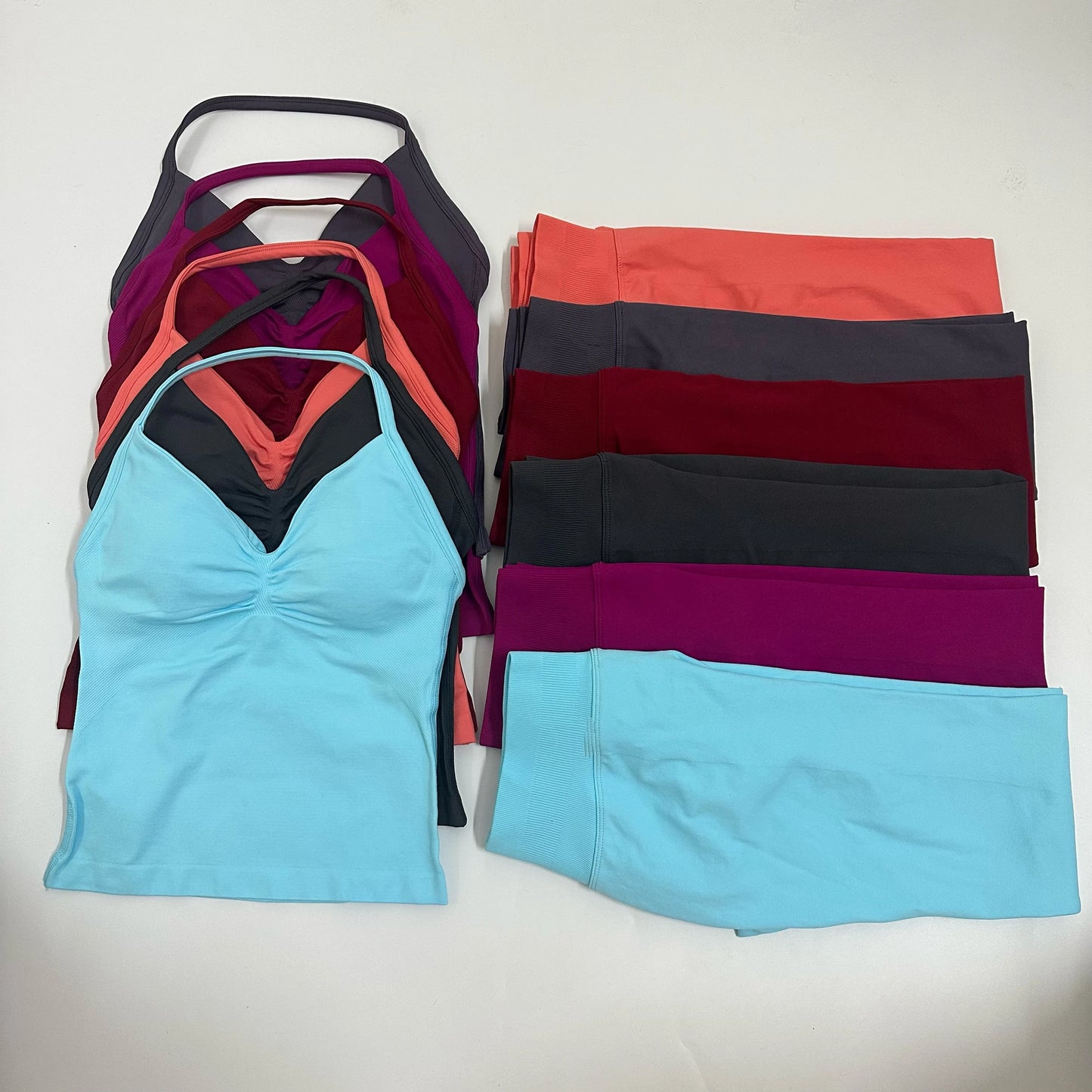 2-Piece Seamless Yoga Set – Backless Tank Top & High-Waist Scrunch Leggings