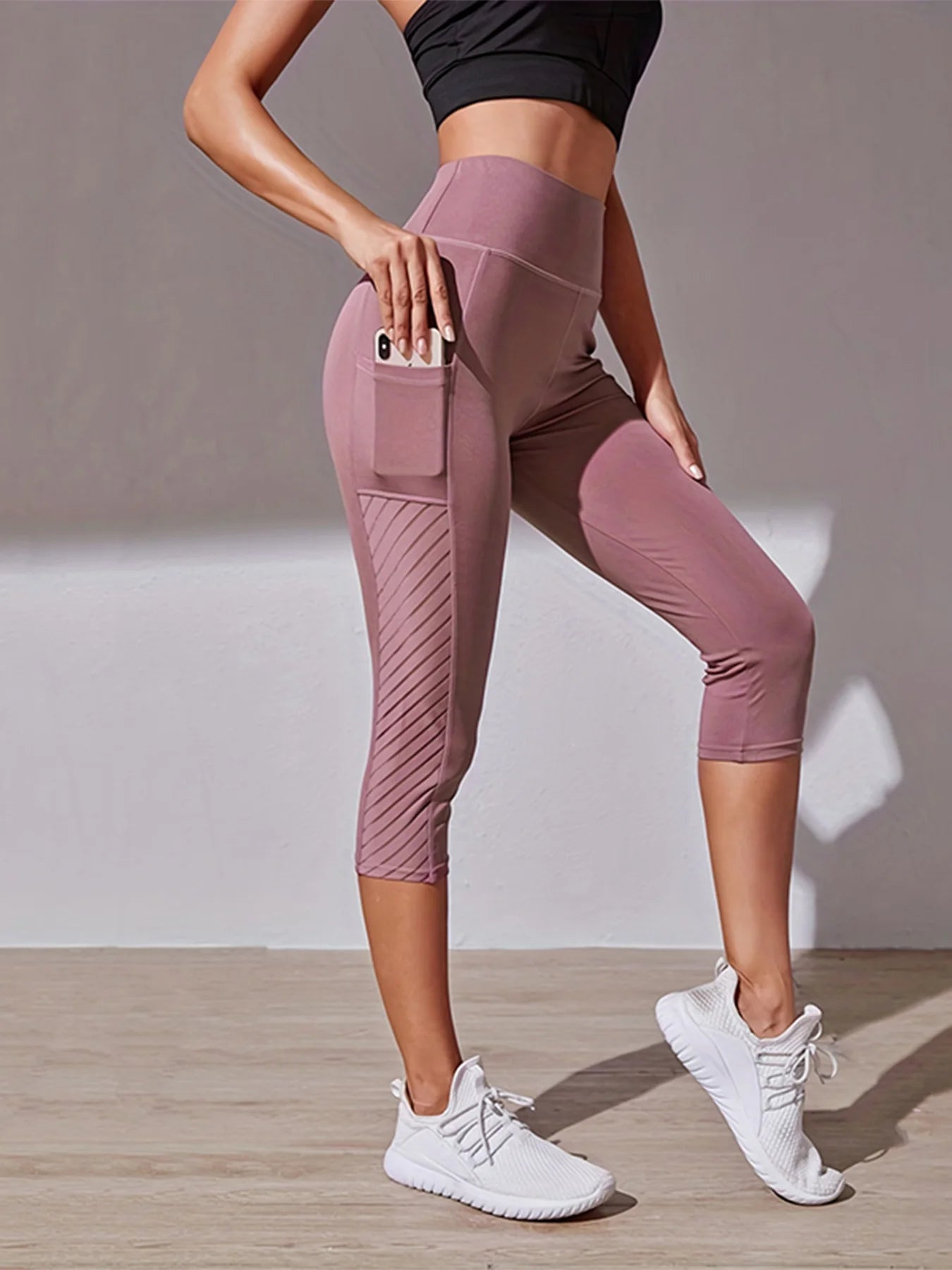 Women's Mesh High-Waist Capri Yoga Leggings with Pockets – Tummy Control Workout Leggings