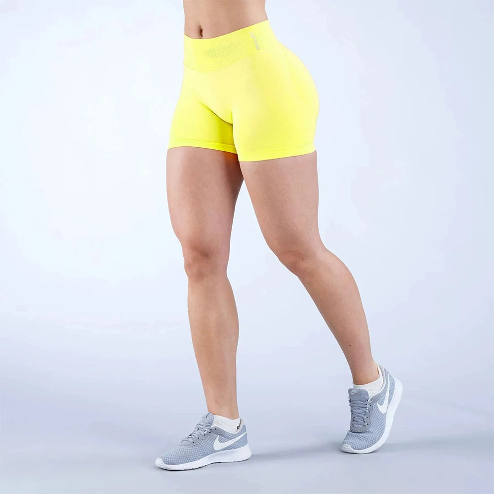 4.5" Seamless Scrunch Bum Yoga Shorts – Low Waist Workout Essential