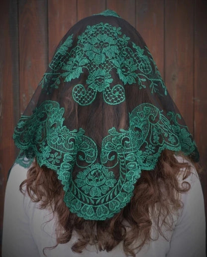 Spanish-Style Lace Mantilla – Catholic & Wedding Veil